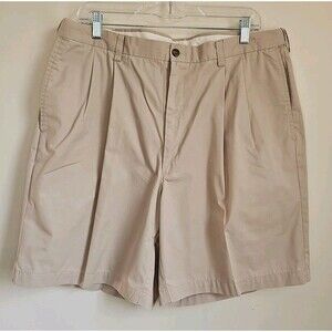 Haggar Shorts Mens 38 Khaki Chino Pleated Classic Twill Preppy Nautical Golf